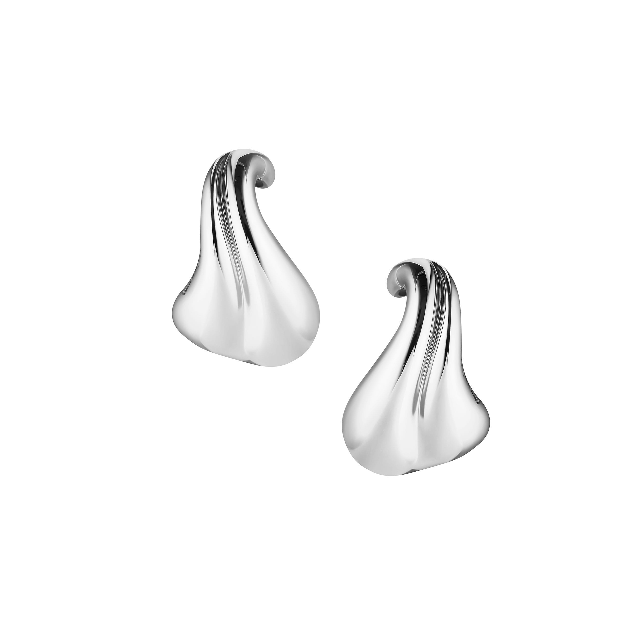 E 275 Embrace earclips SIlver-min