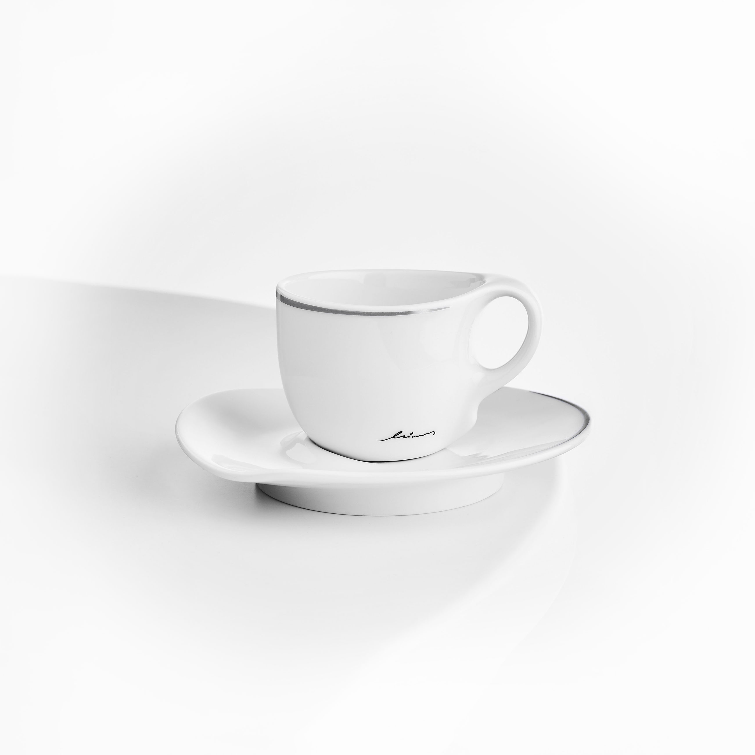 cup_silver_photo_2_bicubic_3K_porcelaines_ad_minas4